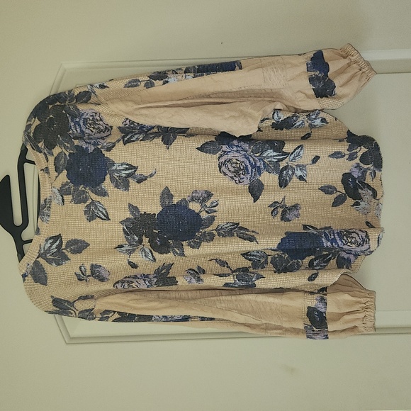 Free People Flower Patch Thermal Top Blue Roses Cream Floral XS Sweater Blouse - Picture 13 of 16